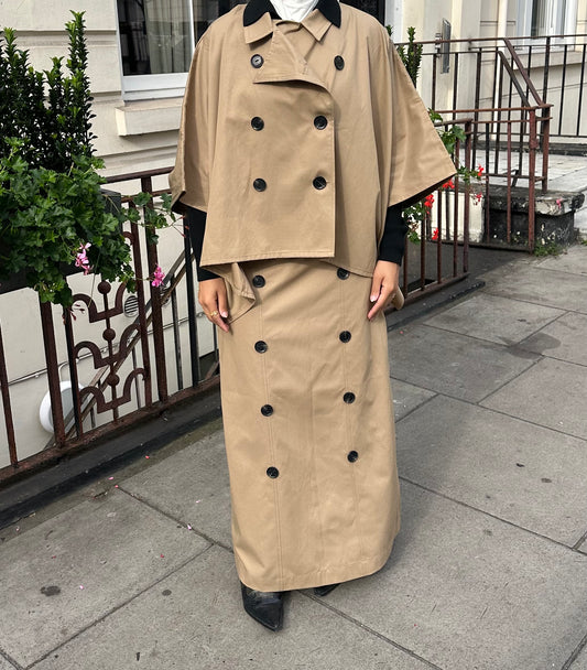 Cape trench set